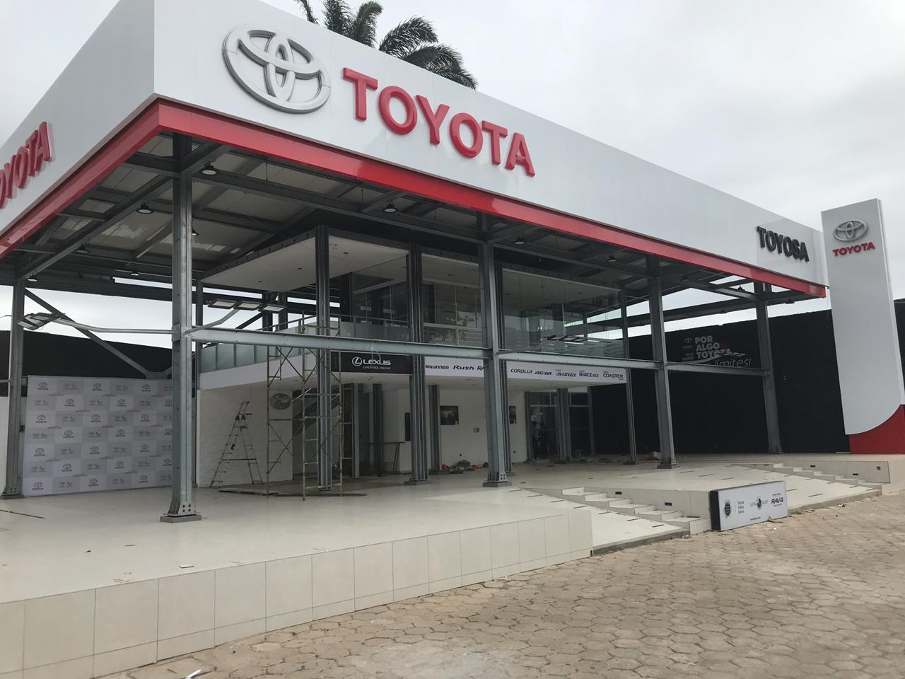Estructura metalica para concesionario de automóviles